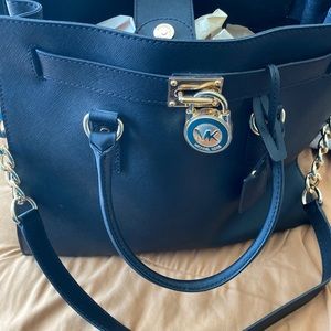 Micheal Kors Large Purse, Original authentic Black leather full size purse.